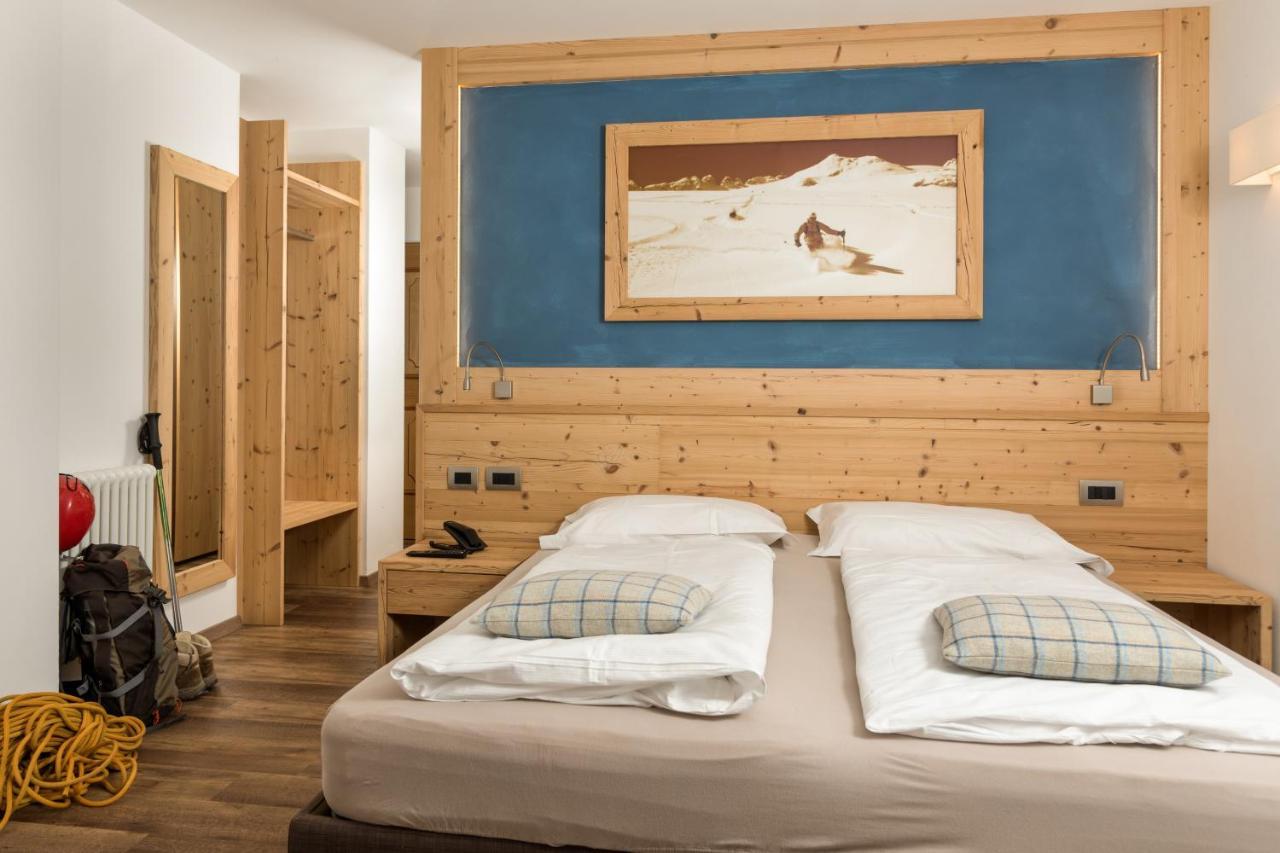 Hotel Garni Lastei Pozza di Fassa Exteriör bild