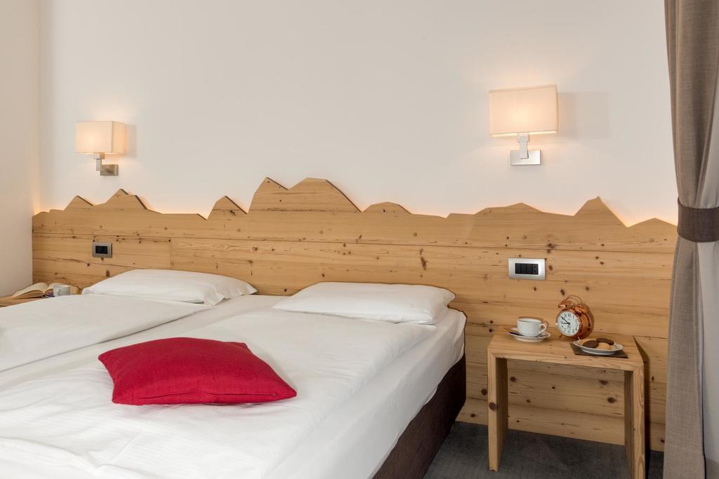 Hotel Garni Lastei Pozza di Fassa Exteriör bild