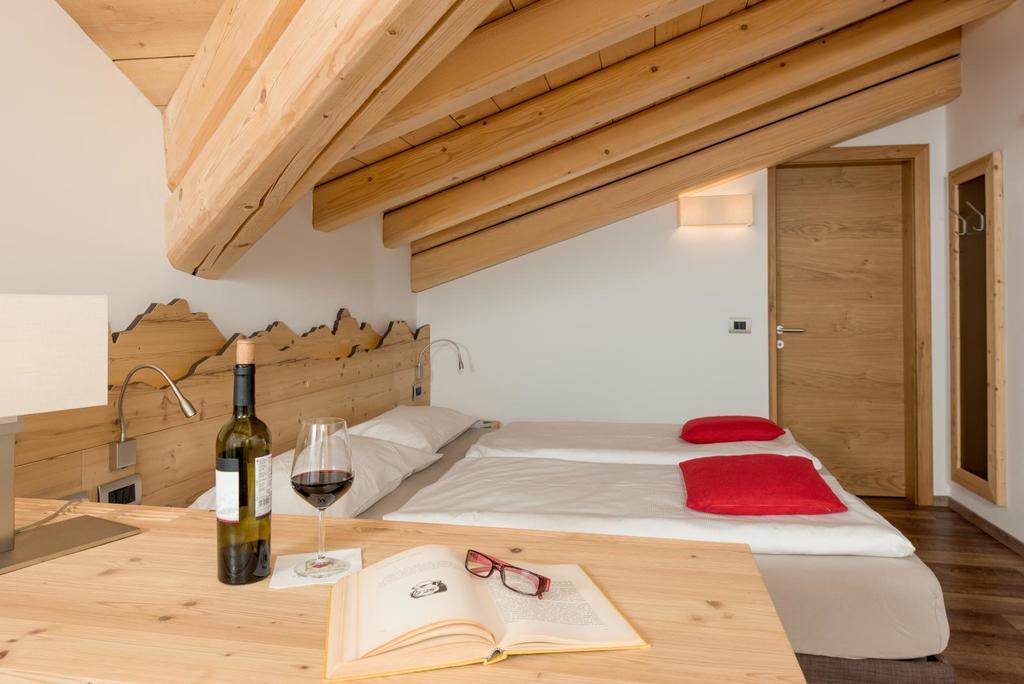 Hotel Garni Lastei Pozza di Fassa Exteriör bild