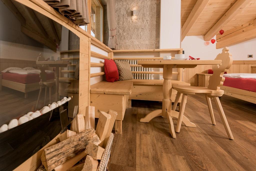Hotel Garni Lastei Pozza di Fassa Exteriör bild