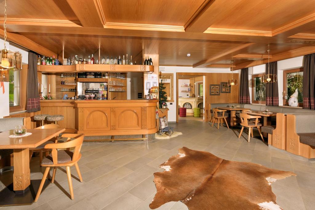 Hotel Garni Lastei Pozza di Fassa Exteriör bild