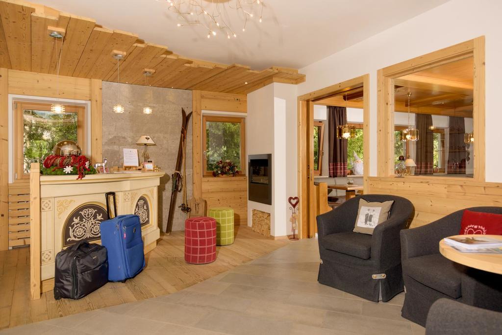 Hotel Garni Lastei Pozza di Fassa Exteriör bild