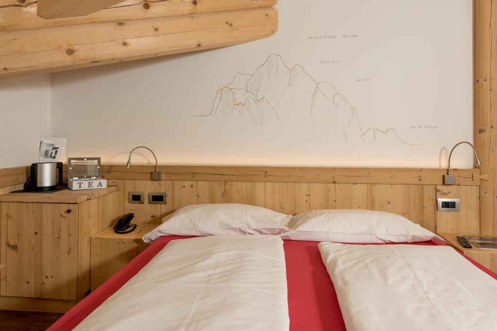 Hotel Garni Lastei Pozza di Fassa Exteriör bild