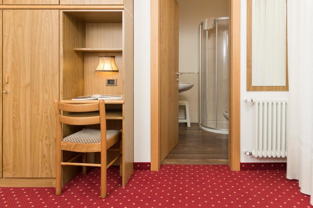Hotel Garni Lastei Pozza di Fassa Exteriör bild